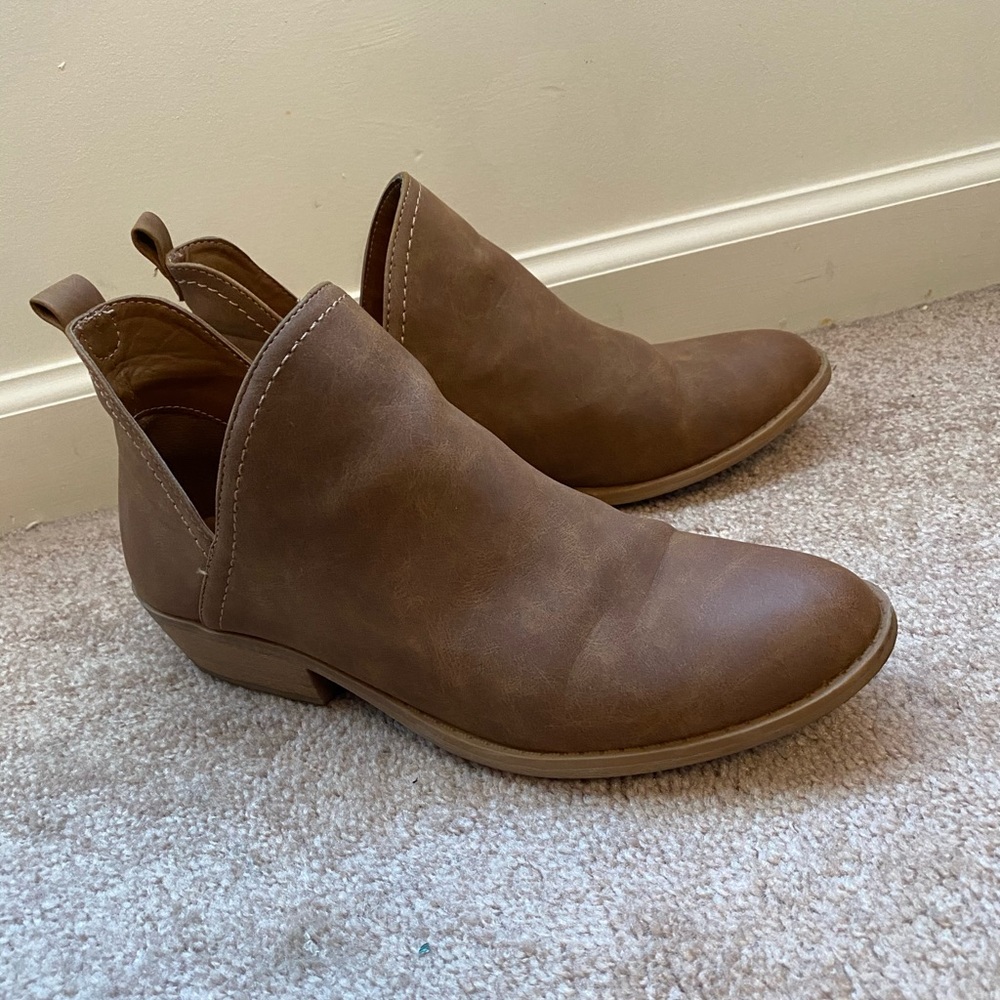 TARGET-UNIVERSAL THREAD BOOTIES